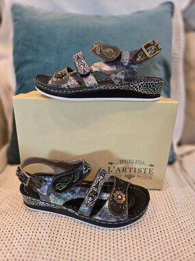 L'ARTISTE Sumacah Leather Floral Sandals Black/Multi Size 36 (US 5.5/6)